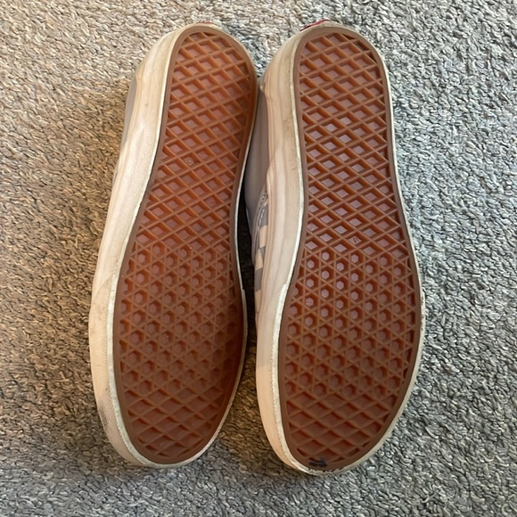 Vans - Picture 5 of 7